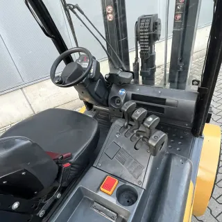 Carretilla  CATERPILLAR eléctrica 5 TN TRIPLEX