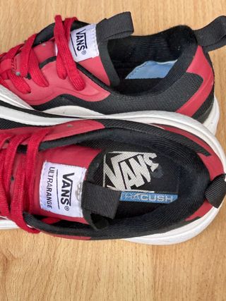Zapatillas Vans 38, UltraRange rojo y negro