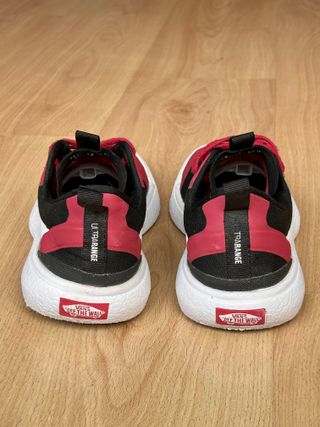 Zapatillas Vans 38, UltraRange rojo y negro