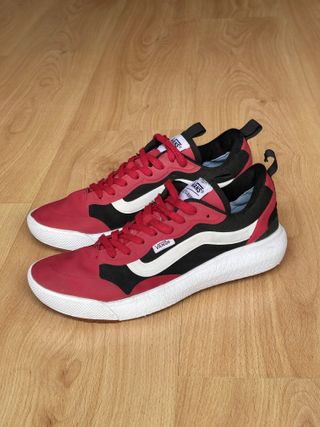 Zapatillas Vans 38, UltraRange rojo y negro