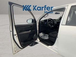 Toyota Hilux 2.4 D-4D Cabina Doble GX