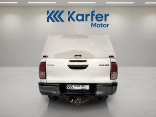 Toyota Hilux 2.4 D-4D Cabina Doble GX
