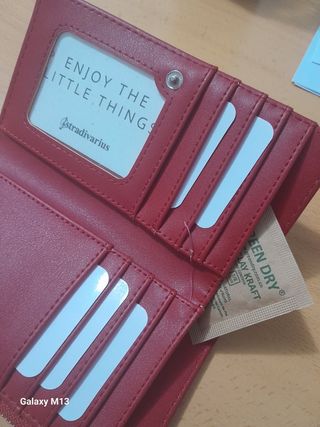 Cartera Stradivarius Roja