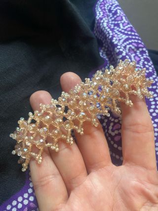 Pulsera de cristal rosa y dorada