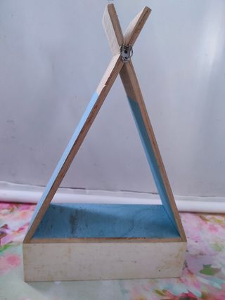 Lote de cajas decorativas y estantería