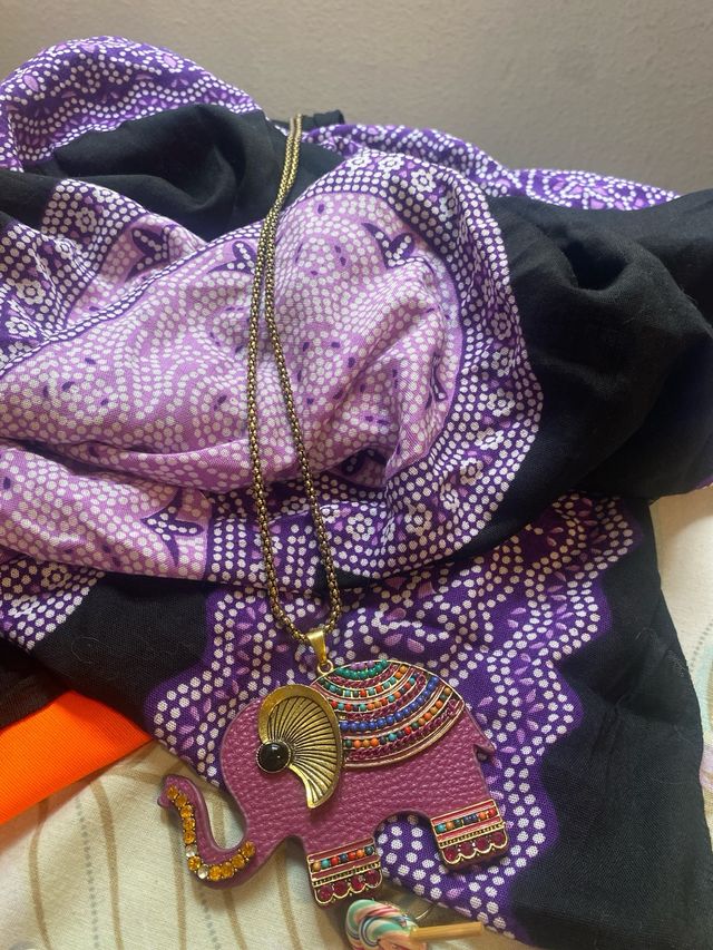 Colgante elefante multicolor con cadena