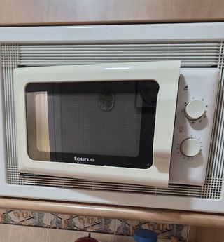 Microondas Taurus blanco