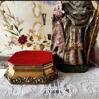 Antigua figura Santa Eulalia de Mérida