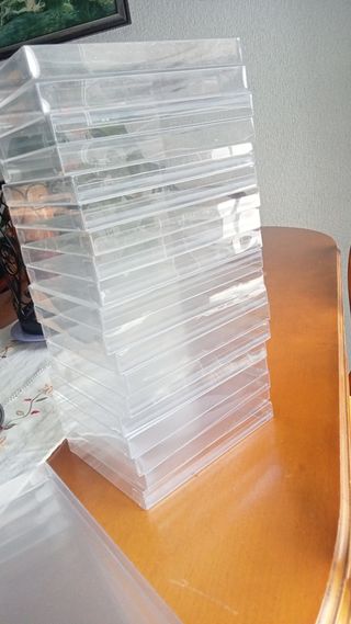 Cajas de videojuegos transparentes