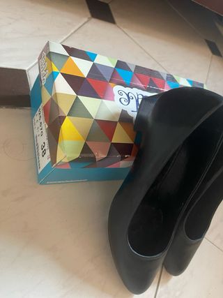 Zapatos de tacón clásicos CORTEFIEL negros