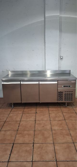 Bajo mostrador INFRICO 3 puertas