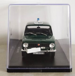 Seat 124D radar Guardia Civil de Tráfico 1/24