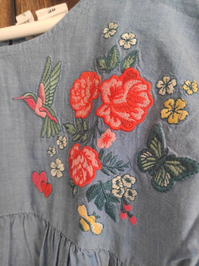 Vestido vaquero manga larga con bordados 5-6 años