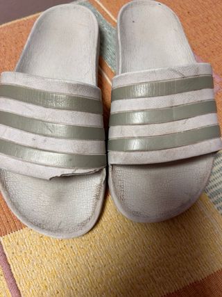 Chancletas talla 41 adidas unixes