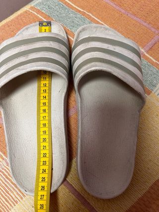 Chancletas talla 41 adidas unixes