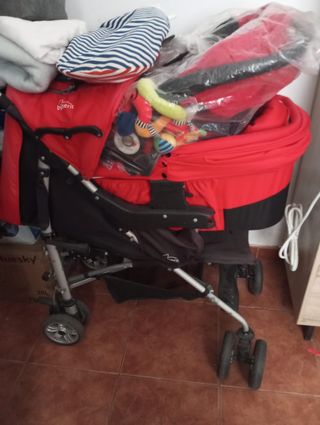 Carro con capazo y maxicosi