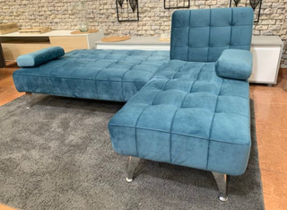 SOFÁ CAMA AZUL TERCIOPELO: EN OFERTA.