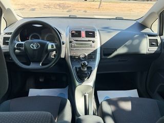 Toyota Auris 2010