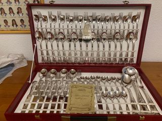 Cubertería de plata antigua