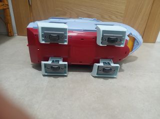 Barco de juguete azul y blanco