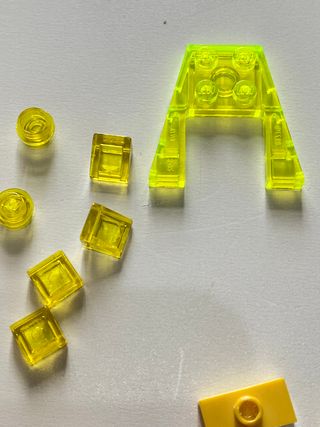 Conjunto Lego 65 peças tons amarelos e laranja