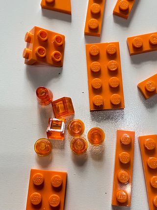 Conjunto Lego 65 peças tons amarelos e laranja