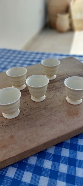 Portauovo Wedgwood in porcellana