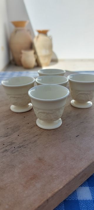 Portauovo Wedgwood in porcellana