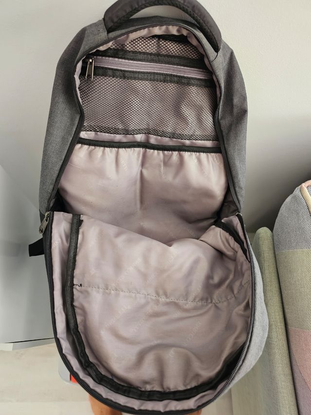 Mochila Enrico Benetti Negra y Gris