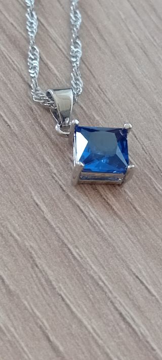 Collar y colgante de plata de ley solitario azulad