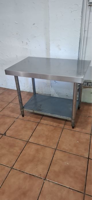 mesa de trabajo de acero inox