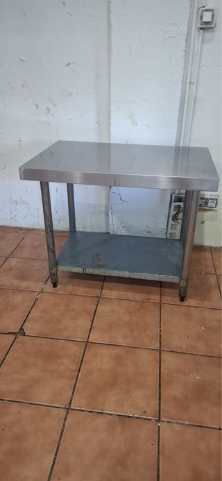 mesa de trabajo de acero inox