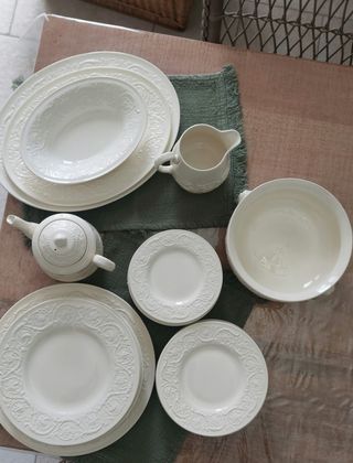 Wedgwood Patrician 8 piatti avorio