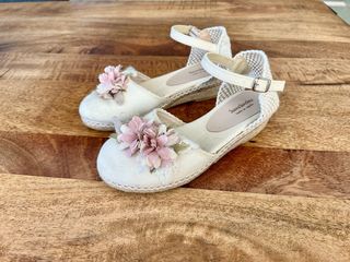 Alpargatas Comunión Flores Rosas Blancas. T32