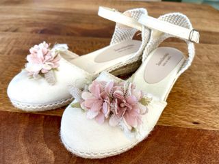 Alpargatas Comunión Flores Rosas Blancas. T32