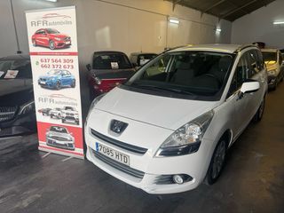 Peugeot 5008 7 plazas. 2014. 120kms