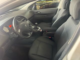 Peugeot 5008 7 plazas. 2014. 120kms