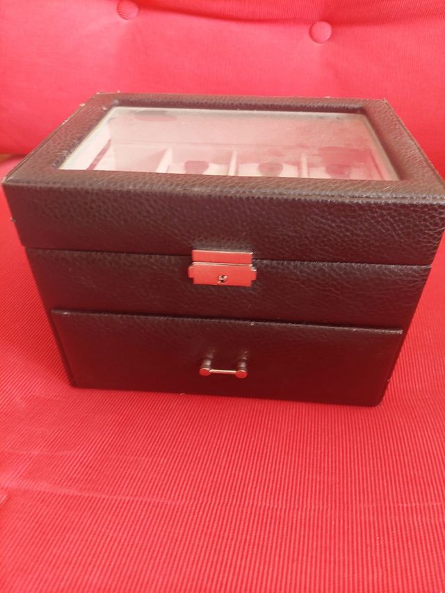Caja para relojes con tapa de cristal