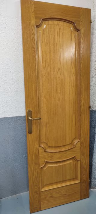 Puerta de interior de madera maciza