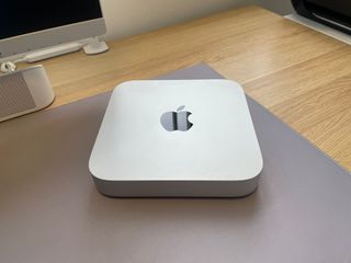Mac mini M2 con Factura y garantía + accesorios