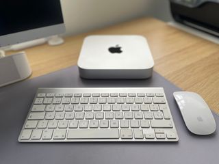 Mac mini M2 con Factura y garantía + accesorios
