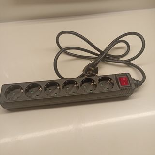 Regleta 6enchufes Hama con interruptor color negro