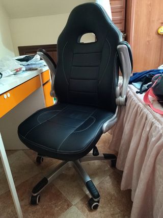 Silla Gamer/Oficina Negra y Plateada