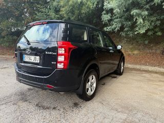 Mahindra XUV 500 2014