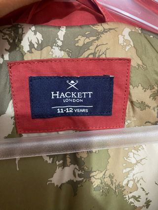Chaqueta Hackett Roja con Capucha y Logo