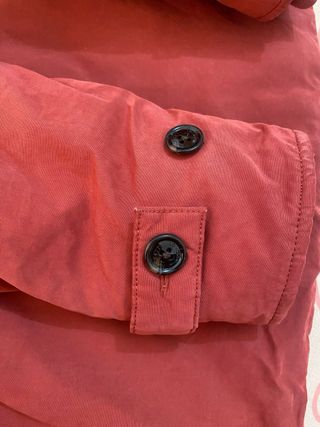 Chaqueta Hackett Roja con Capucha y Logo