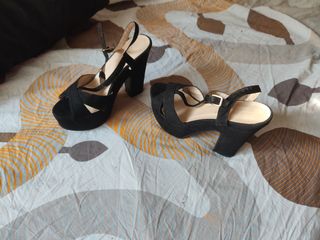 Zapatos de tacón negros