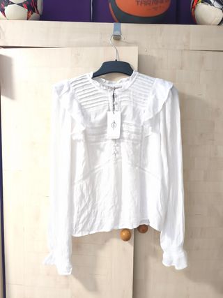 Blusa Stradivarius volantes botones Talla S