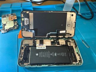 REPARACIÓN DE MÓVILES, PCs Y CONSOLAS.