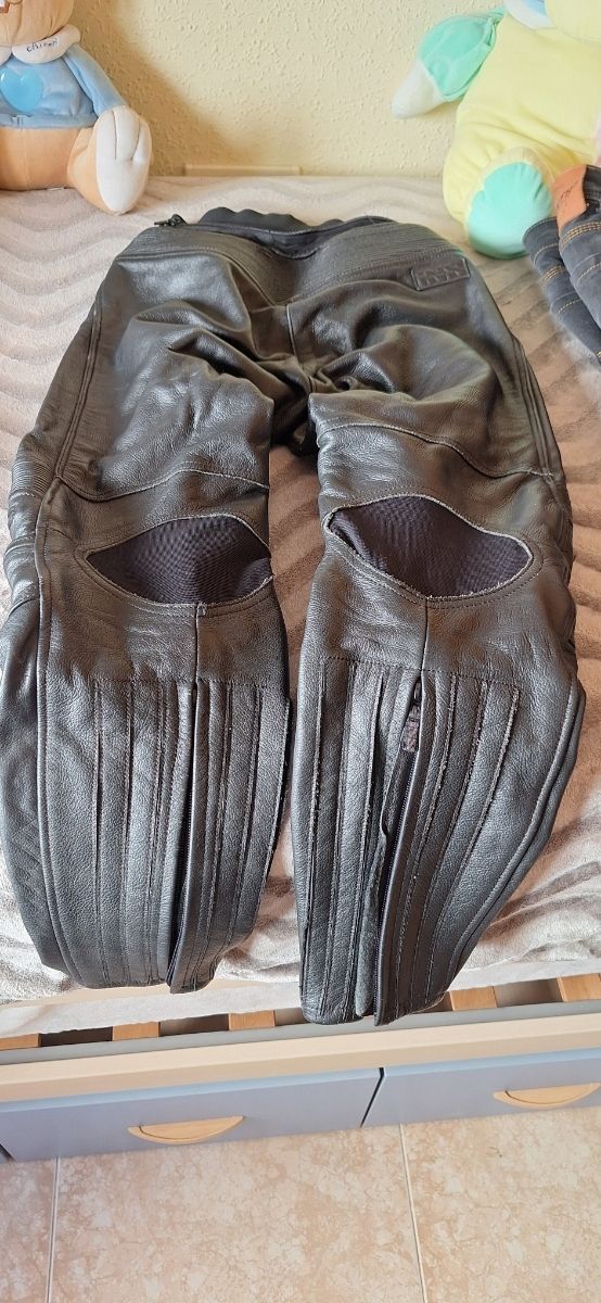 Pantalones de moto de cuero negros